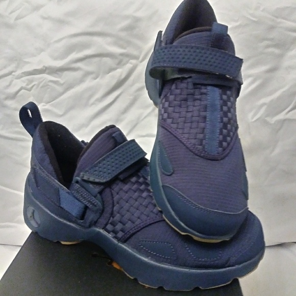 Size 8 mens Jordan trunner - Picture 2 of 4